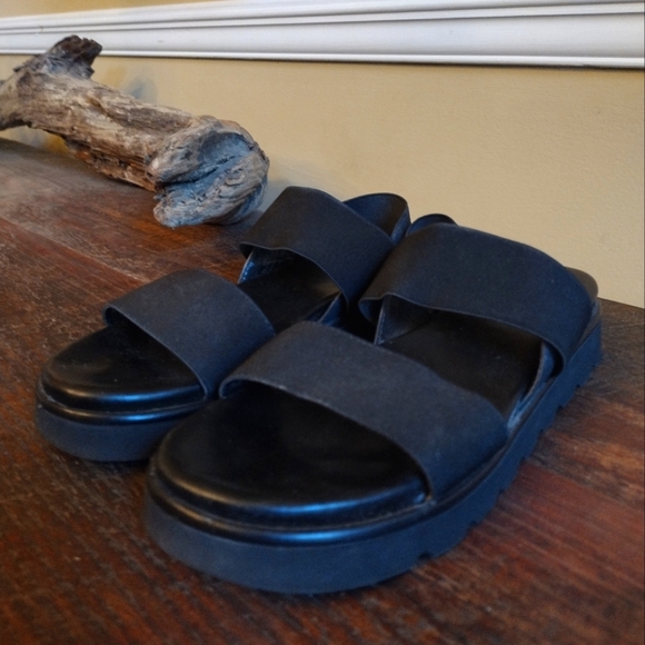 Donald Pliner Lue Black Elastic Sandals Size 8 - Picture 3 of 10